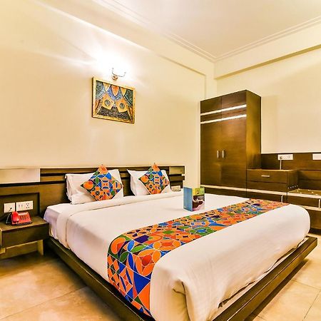 Fabhotel Oasis Dlf Phase 3 Gurgaon Eksteriør billede