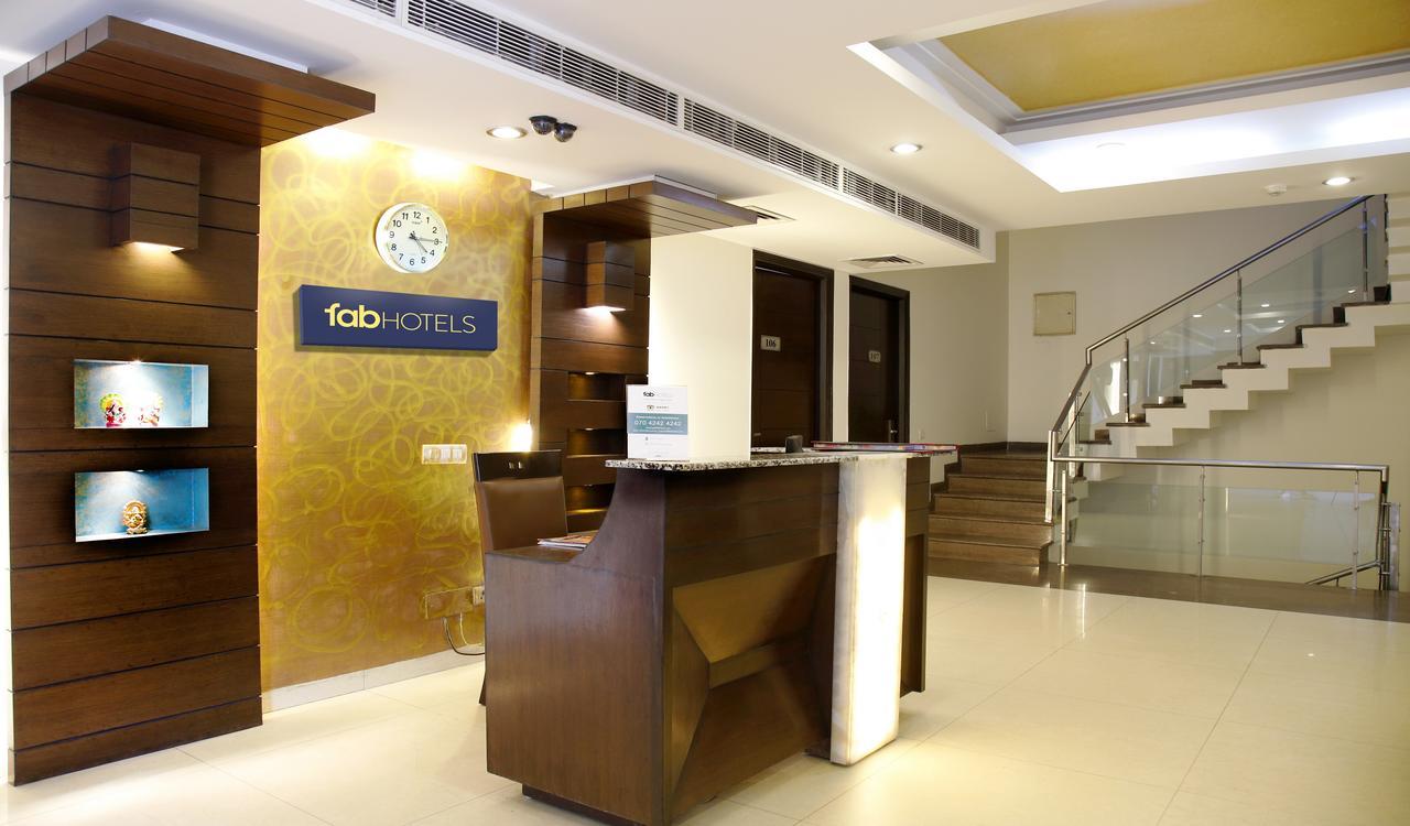 Fabhotel Oasis Dlf Phase 3 Gurgaon Eksteriør billede