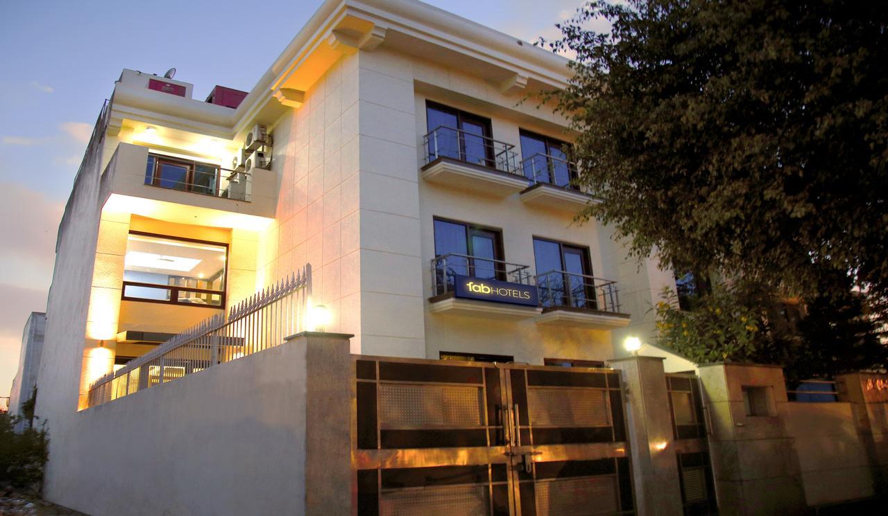 Fabhotel Oasis Dlf Phase 3 Gurgaon Eksteriør billede