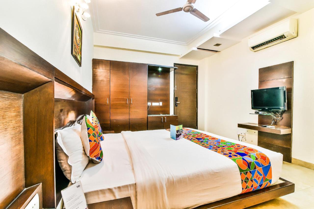 Fabhotel Oasis Dlf Phase 3 Gurgaon Eksteriør billede
