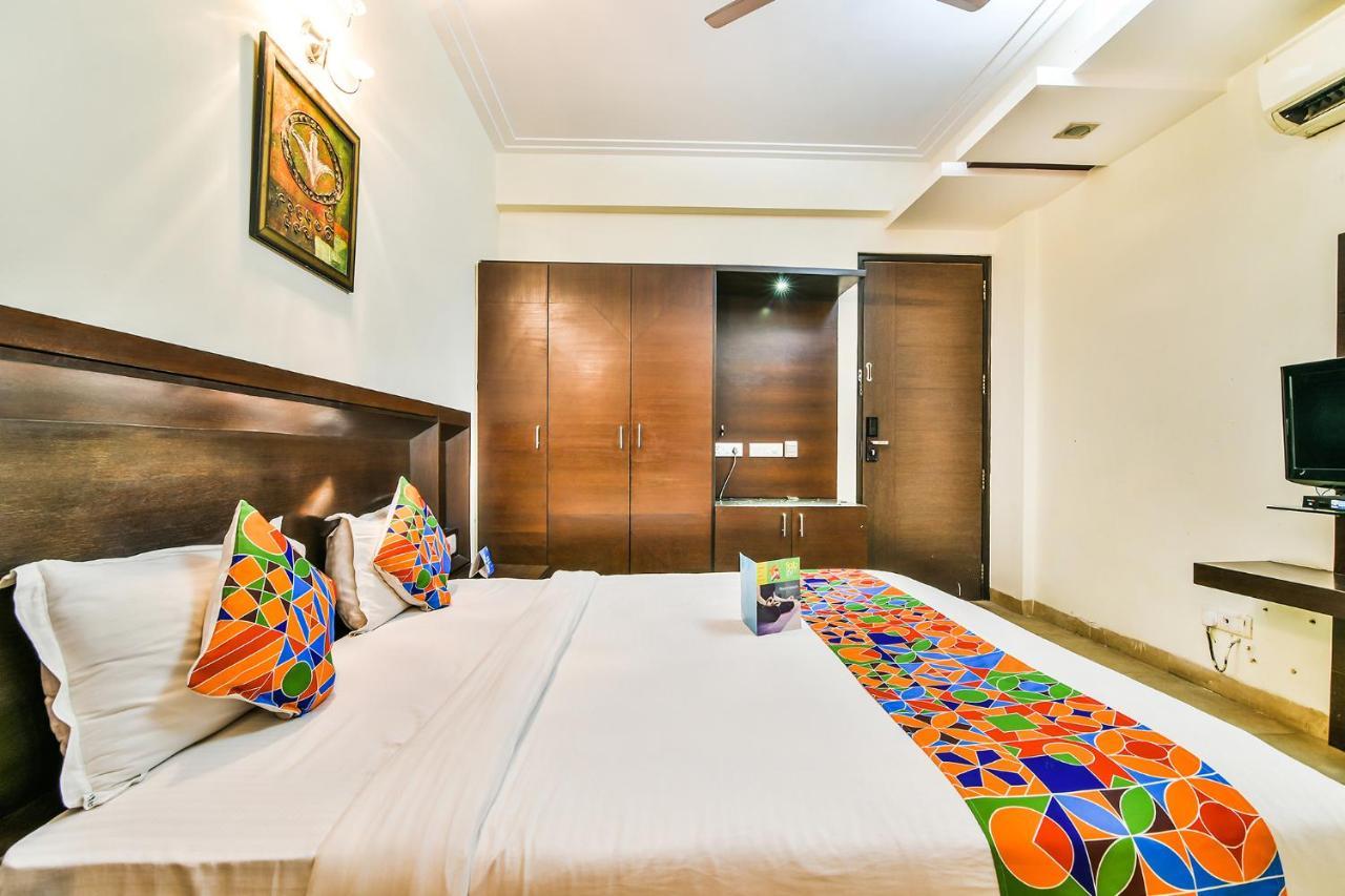 Fabhotel Oasis Dlf Phase 3 Gurgaon Eksteriør billede