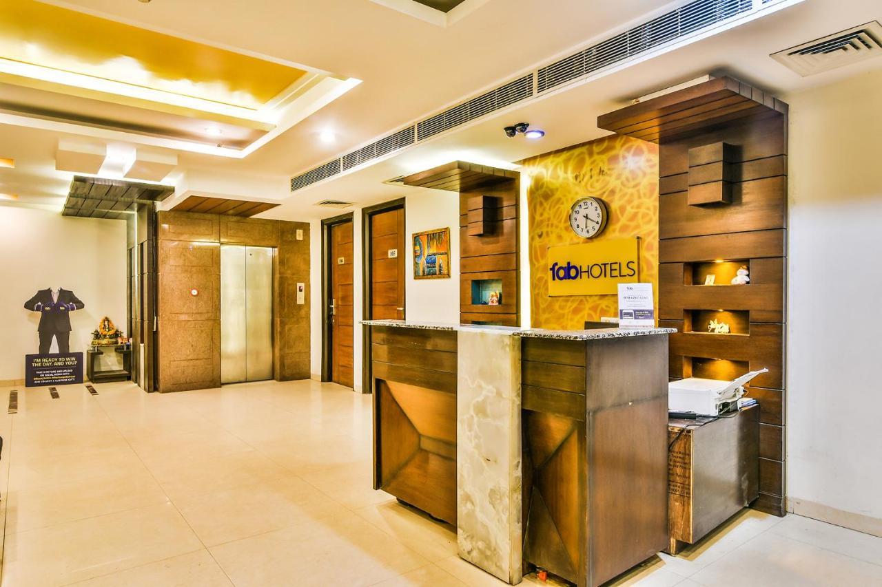 Fabhotel Oasis Dlf Phase 3 Gurgaon Eksteriør billede