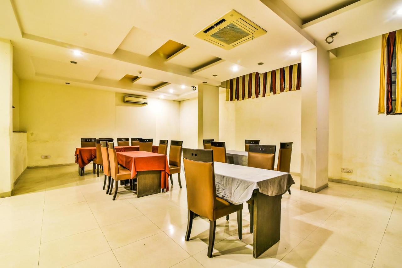 Fabhotel Oasis Dlf Phase 3 Gurgaon Eksteriør billede