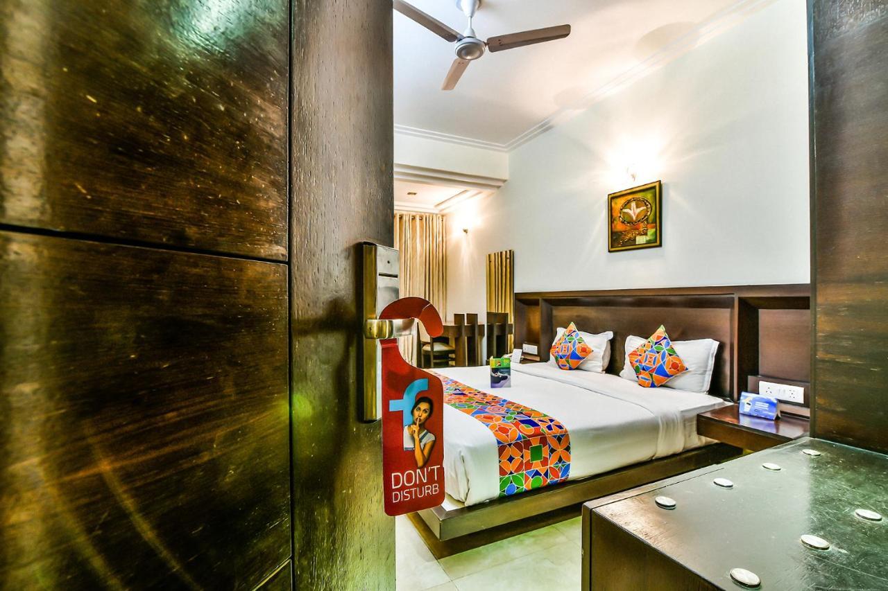 Fabhotel Oasis Dlf Phase 3 Gurgaon Eksteriør billede