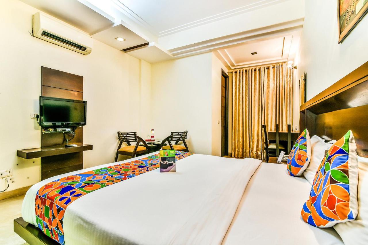 Fabhotel Oasis Dlf Phase 3 Gurgaon Eksteriør billede
