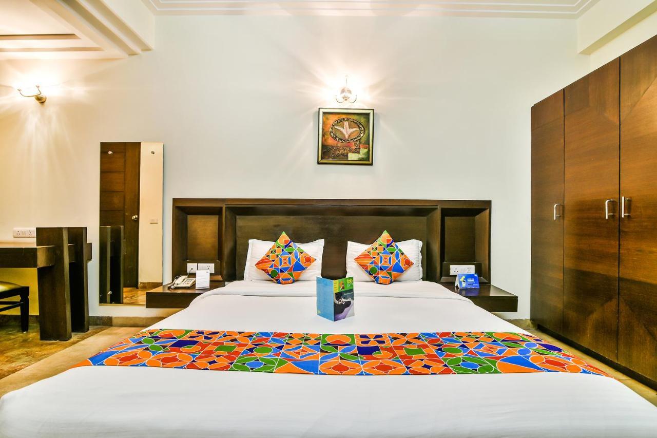 Fabhotel Oasis Dlf Phase 3 Gurgaon Eksteriør billede