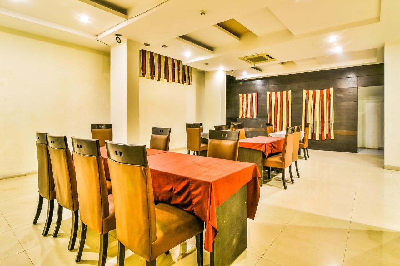 Fabhotel Oasis Dlf Phase 3 Gurgaon Eksteriør billede