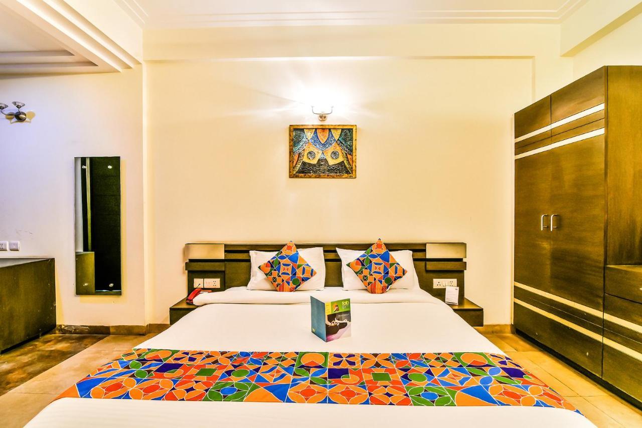 Fabhotel Oasis Dlf Phase 3 Gurgaon Eksteriør billede